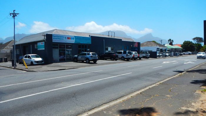 Retail units to rent in Diep River with prime exposure and parking options.