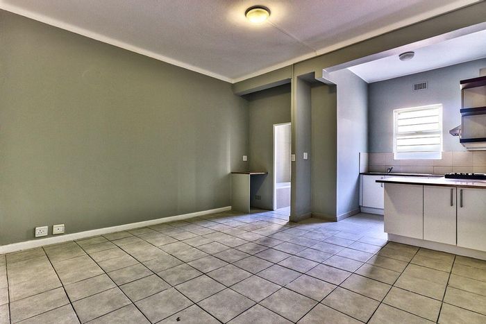 Property #1984340, Apartment pending sale in Sea Point