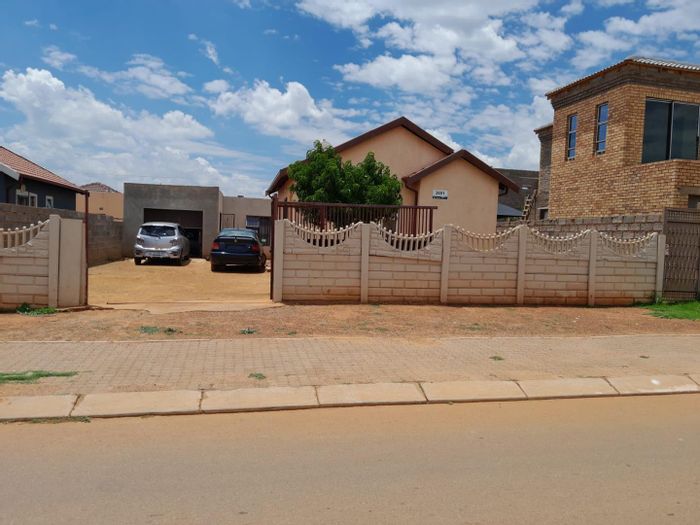 Property #2197965, House rental monthly in Lenasia