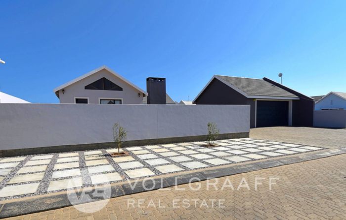 Property #2249392, House pending sale in Swakopmund Ext 39