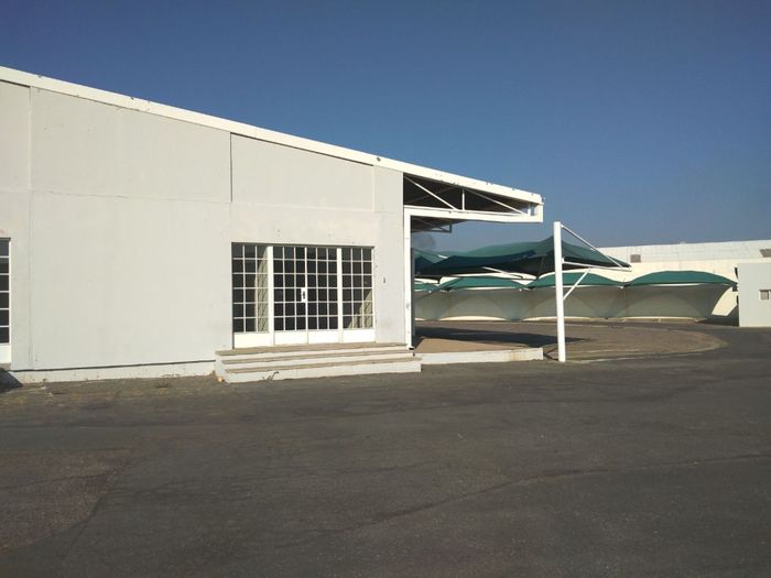 Northern Industrial Office, 510 sqm with Kitchen, Reception, Parking - To Rent