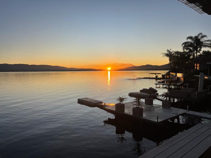 Pecanwood House For Sale: Golf course, tennis courts, smart home, private jetty.
