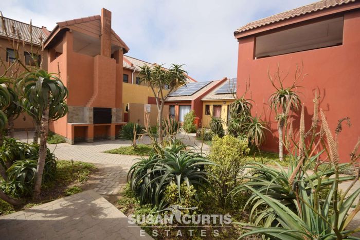 Retail unit for sale in Tamariskia, featuring ample parking and prime location.