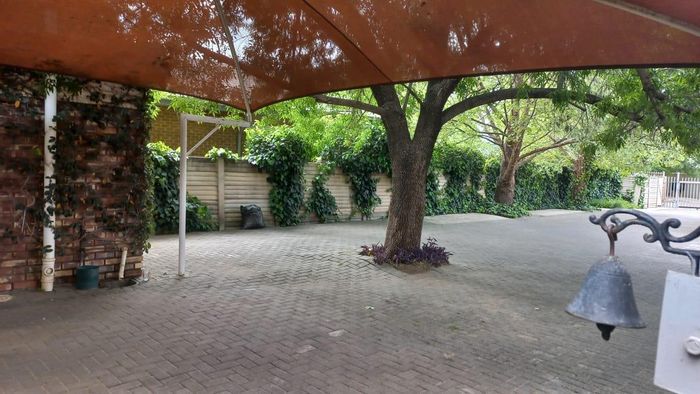 Property #2191064, Townhouse for sale in Bayswater