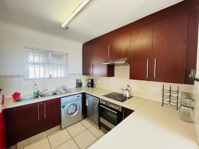 3-Bedroom Duplex Apartment with Pool and Security to Rent in Rivonia