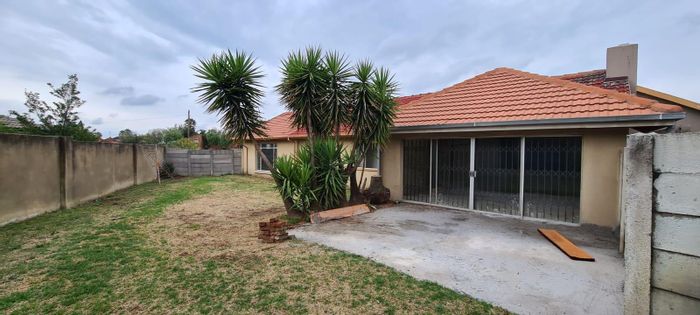 Property #1400142, House rental monthly in Impala Park