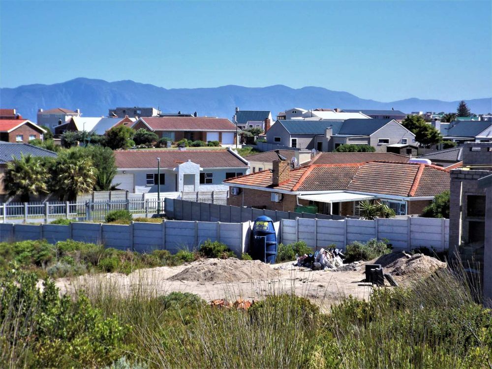 Houses in another direction. Building in the area, commenced during 2005.
