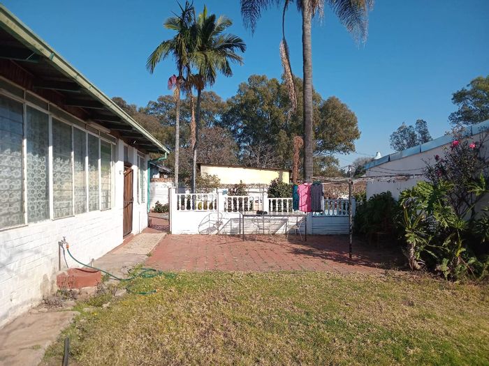 Property #2413468, House For Sale in Silverton