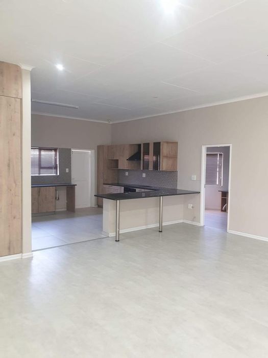 Ludwigsdorf House To Rent: 4 beds, pool, indoor braai, double garage.