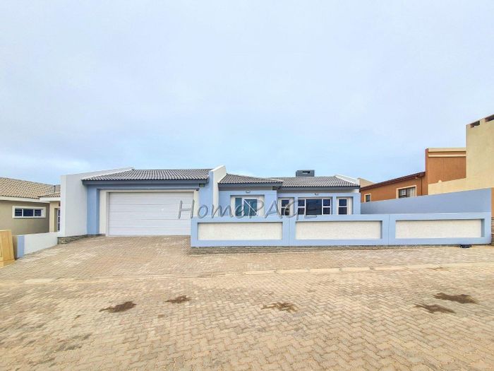 Property #2198984, House for sale in Henties Bay