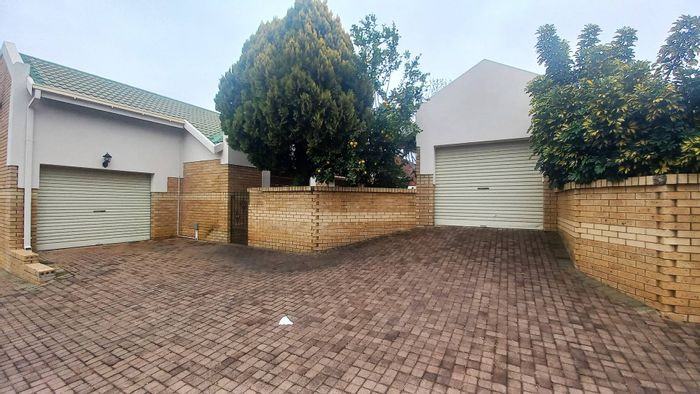 Property #2169259, Townhouse rental monthly in Heuwelsig