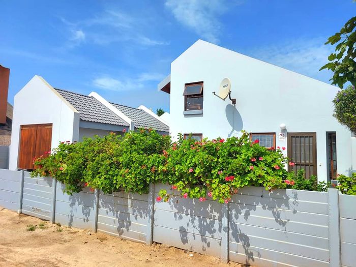 Property #2427185, Apartment Rental Monthly in Henties Bay Central