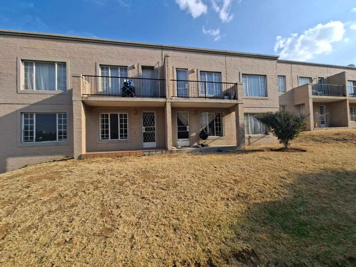 Ground-Floor Apartment in Buccleuch For Sale: 2 Beds, Pool, Secure Complex.