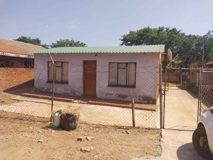 Property #2221539, House pending sale in Mamelodi West