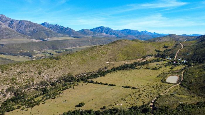 Farm for Sale in Joubertina Central: Off-Grid, Multiple Dwellings, 12ha Arable Land.