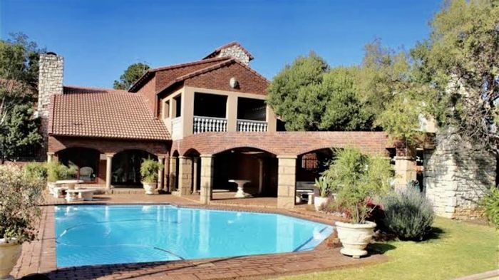 Morningside Apartment For Sale: 1 Bed, Pool, Tennis Court, Clubhouse Access.