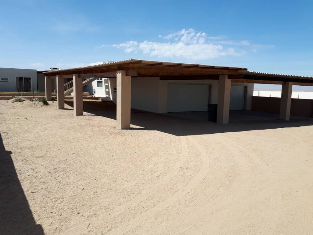 Duet 1 view with garages and carports
