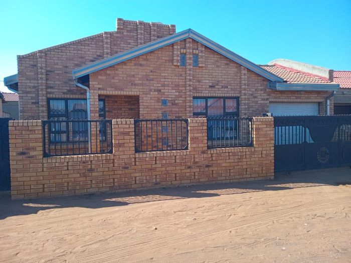 Property #2264247, House for sale in Vereeniging Central