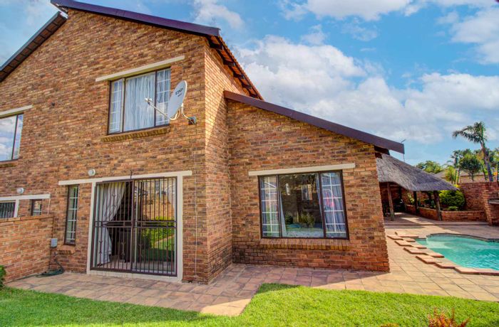 Property #2216483, Townhouse for sale in Wilgeheuwel