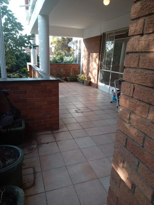 Blairgowrie Apartment To Rent: 2 Bedrooms, large balcony, secure complex, fiber ready.