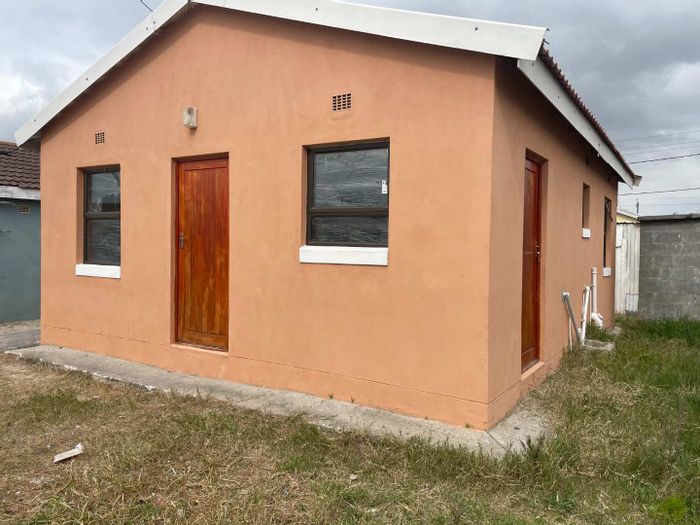 Property #2173507, House pending sale in Khayelitsha