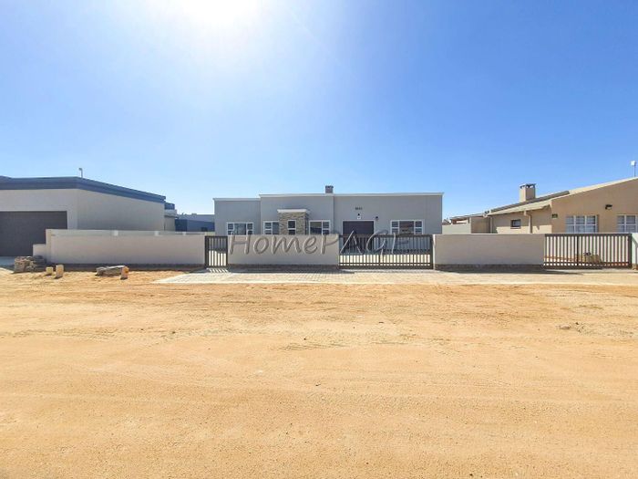 For Sale: Henties Bay Central House with 3 beds, flat, garden, and beach access.