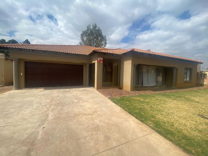 Property #2188436, House rental monthly in Brakpan North Ext 2