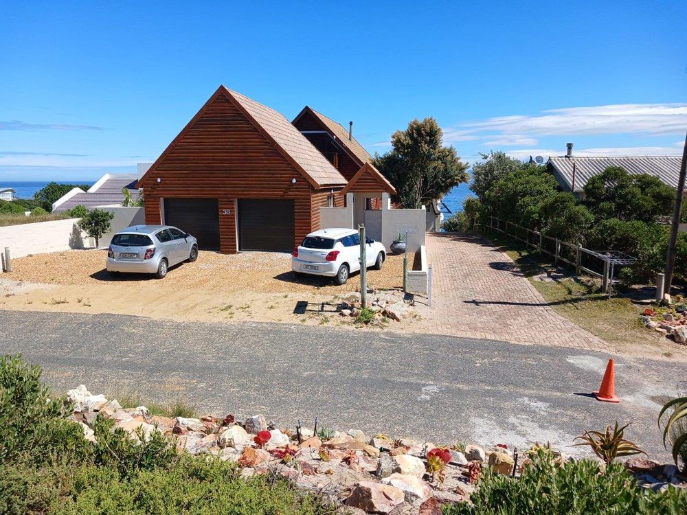 Permanent View to the front - in between the Houses.