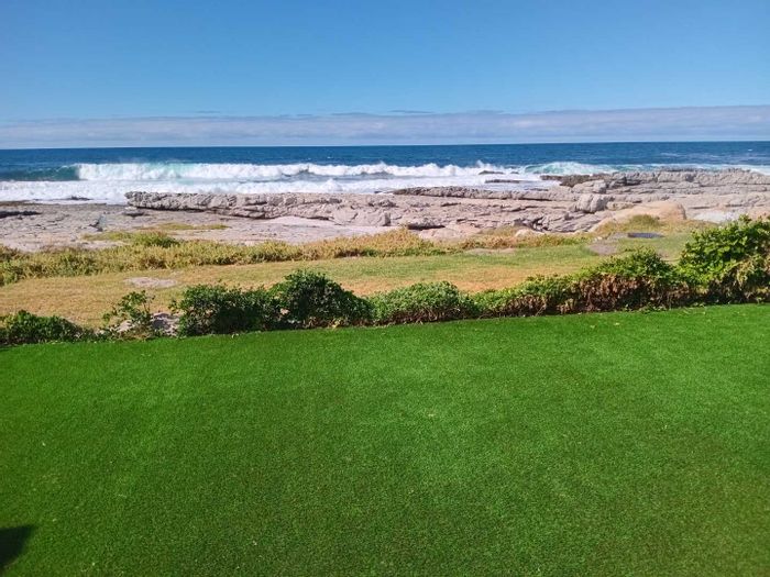 Hermanus Beach Club House For Sale: Beachfront, clubhouse, tennis courts, and private entrance.