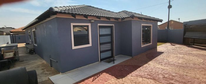Property #2173029, House for sale in Protea Glen Ext 28