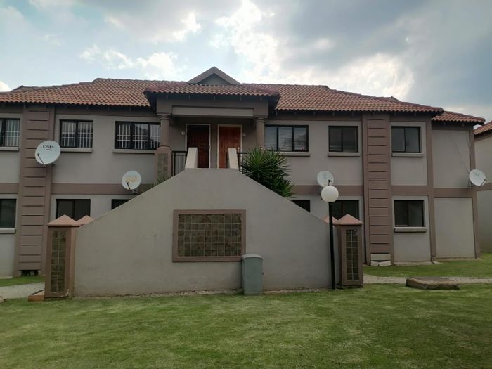 Apartment To Rent in Helderwyk Estate with spacious layout and convenient amenities.
