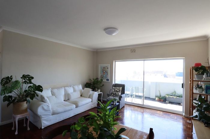 Property #2252808, Apartment rental monthly in Sea Point