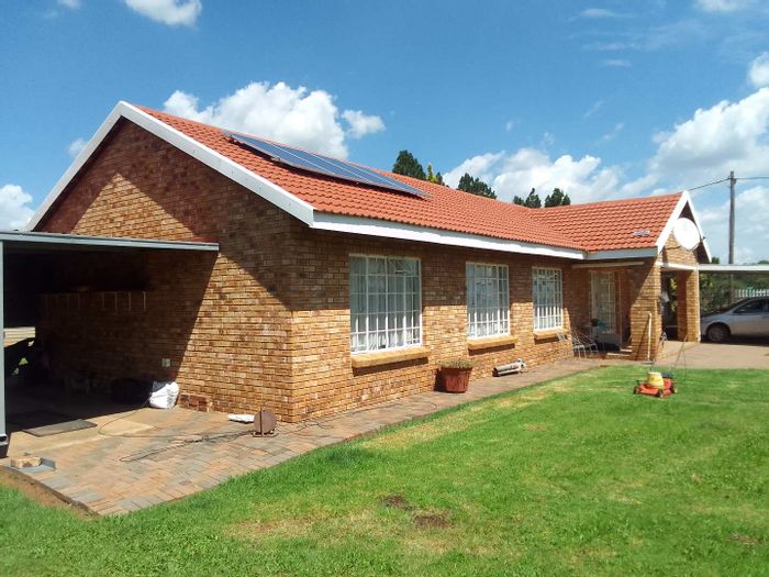 Riversdale House For Sale: 4 Bedrooms, Granny Flat, Solar System, Large Stand.