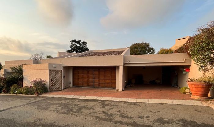 Property #2056072, Cluster pending sale in Northcliff
