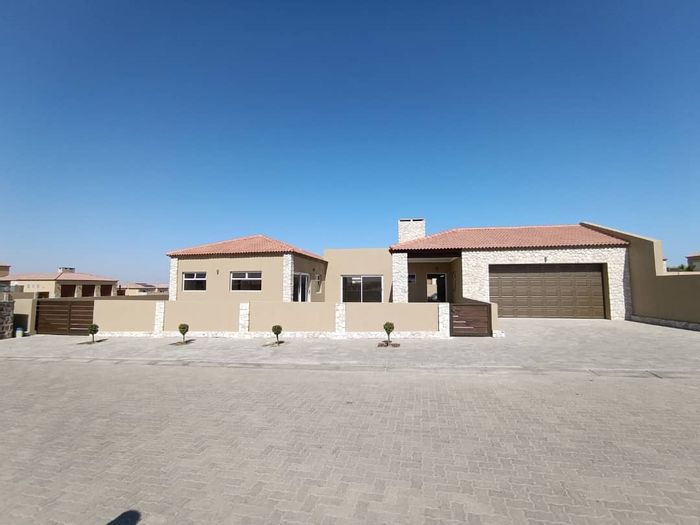 Property #2404263, House For Sale in Rossmund Golf Resort