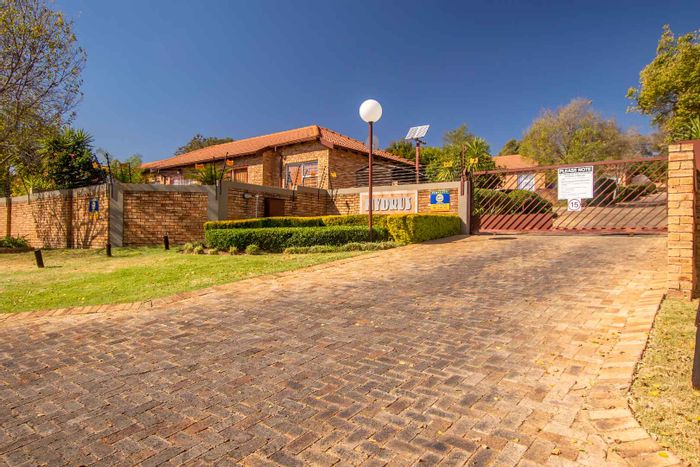 Property #1981215, Townhouse rental monthly in Wilgeheuwel