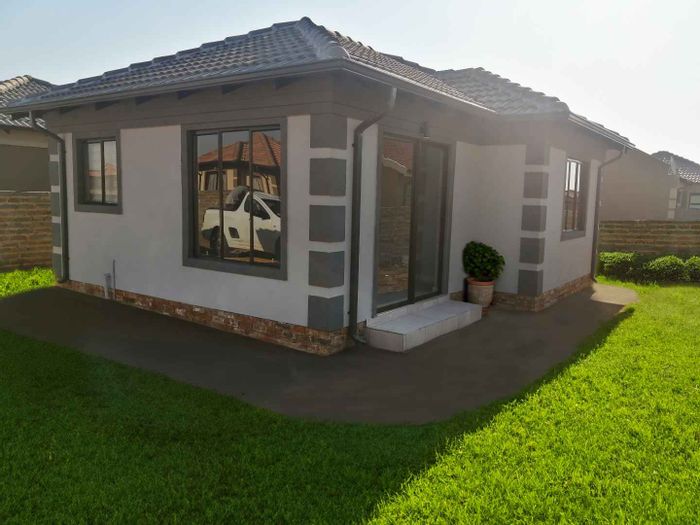 Boksburg Central House For Sale: 3 Bedrooms, full title, customizable finishes, no deposit.