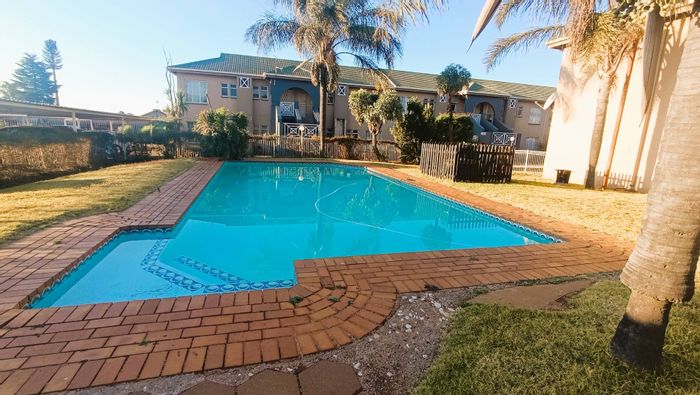 Norkem Park Townhouse For Sale: 2 beds, pool access, secure estate living.