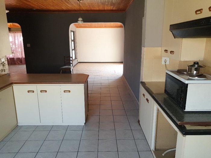 Property #2102986, House for sale in Belmont Park
