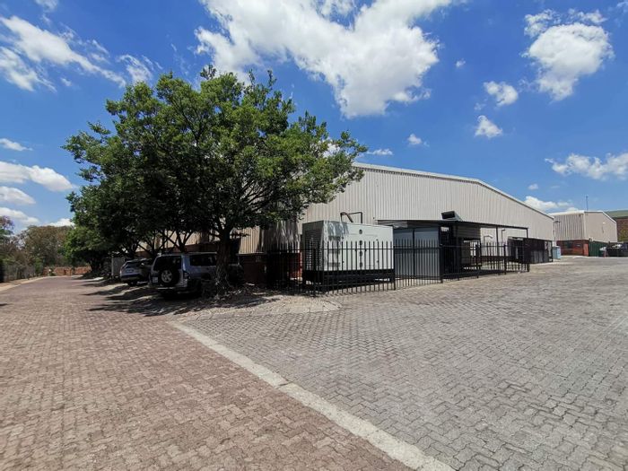 Industrial Warehouse For Sale in Randjespark: 3,189 sqm with 24/7 security.