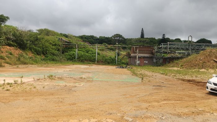 Vacant Land Commercial To Rent in Umbogintwini, secure access, utilities included.