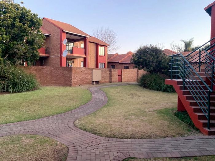 Property #2171893, Townhouse for sale in Moreleta Park