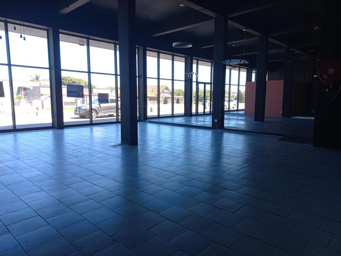 Retail Space To Rent in Walmer with Parking, High Ceilings, and Easy Access.