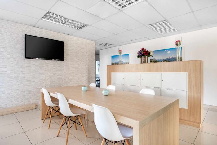 Bryanston Office To Rent: Private space, coworking access, flexible membership options.