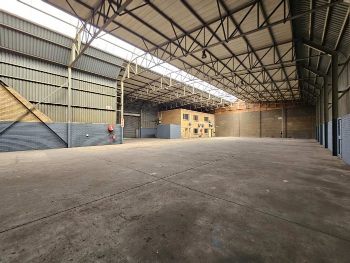 Industrial Warehouse To Rent in Spartan: 1,092.55sqm, 3Phase power, office space.