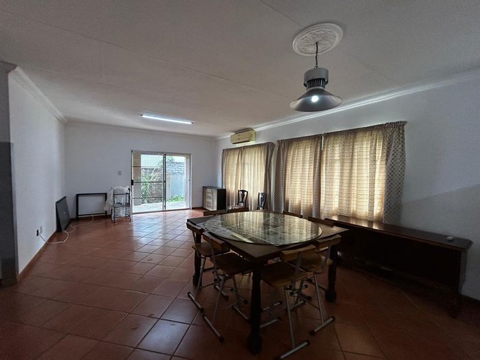 House For Sale in Aquapark: 3 Bedrooms, secure village, spacious living, ample parking.