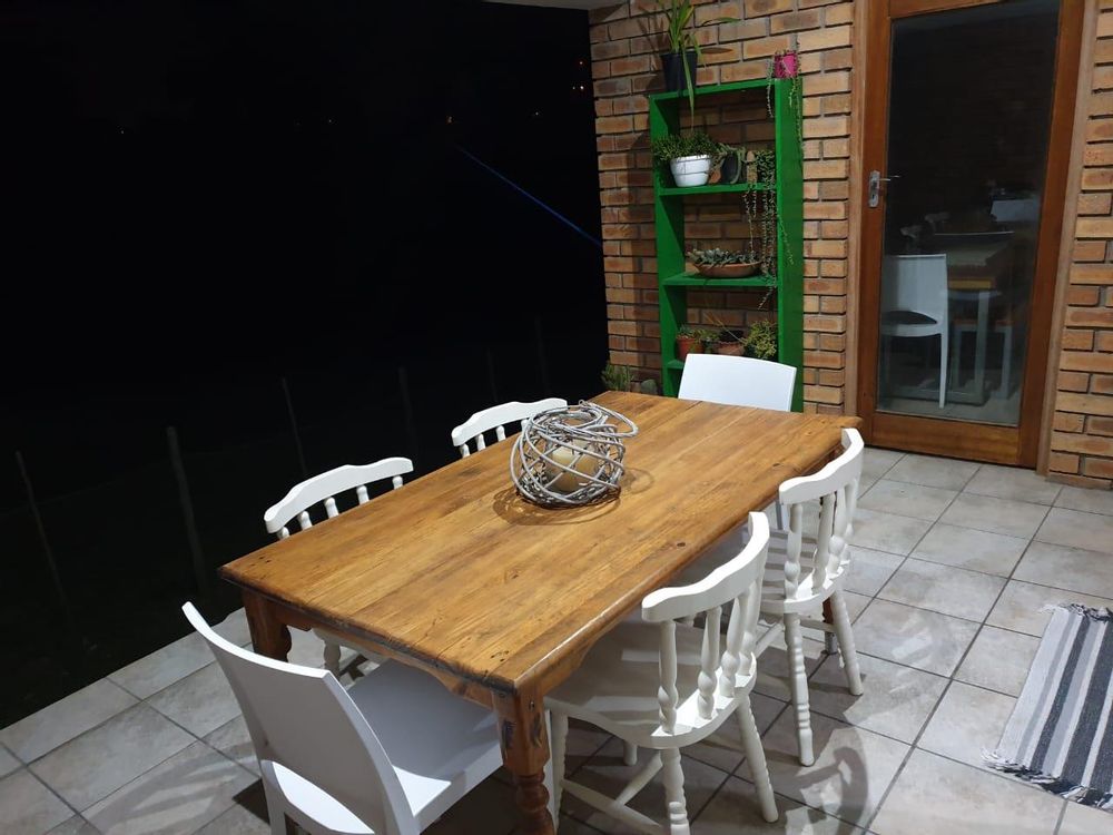 Flatlet - balcony \entertainment area