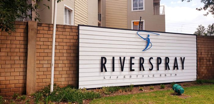 Riverspray Lifestyle Estate Apartment For Sale: Access to pool, golf, tennis, and river.