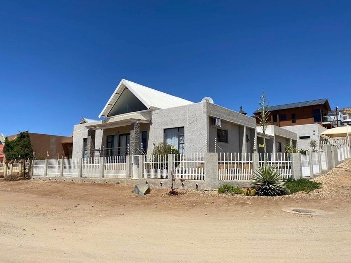 For Sale: House in Rehoboth Central with pool, study, and double garage.