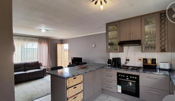 Terenure House For Sale: 2 beds, 1 bath, double garage, 24-hour security.